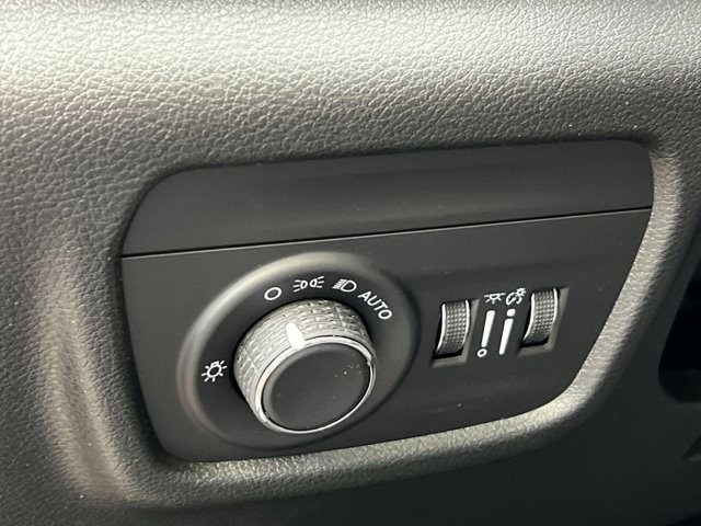 Vehicle image 16 of 20