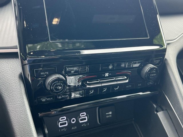 Vehicle image 11 of 20