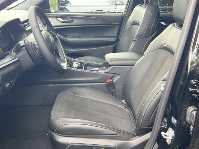 Vehicle image 5 of 20