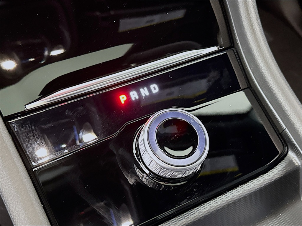 Vehicle image 15 of 30