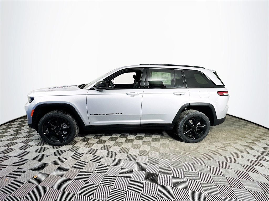 Vehicle image 8 of 30