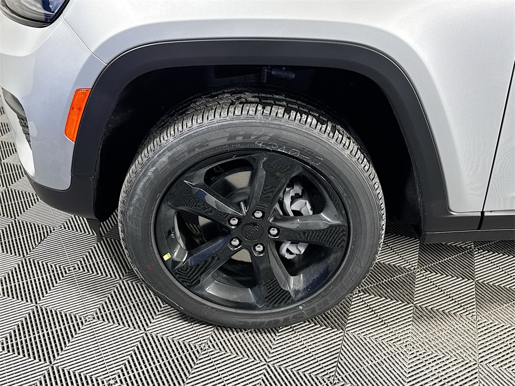 Vehicle image 29 of 30