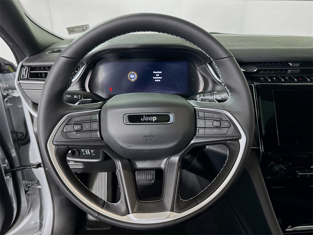 Vehicle image 21 of 30