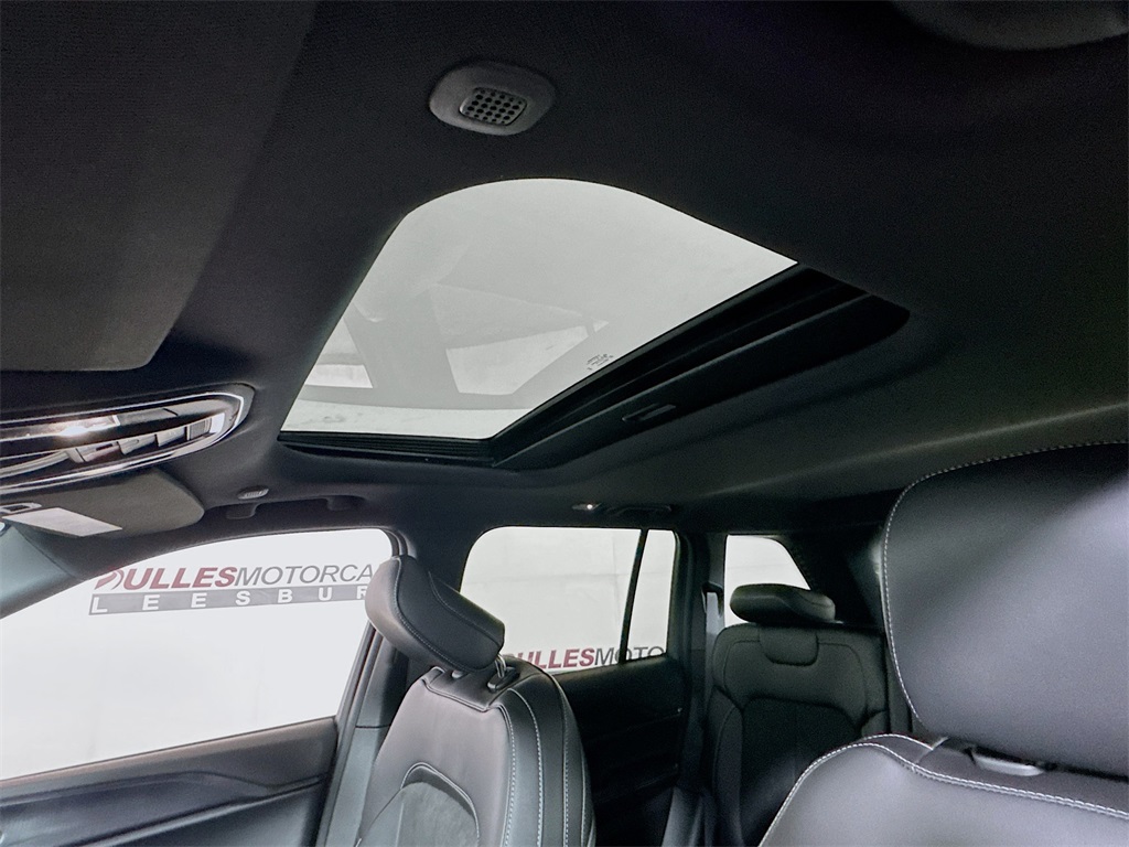 Vehicle image 20 of 30