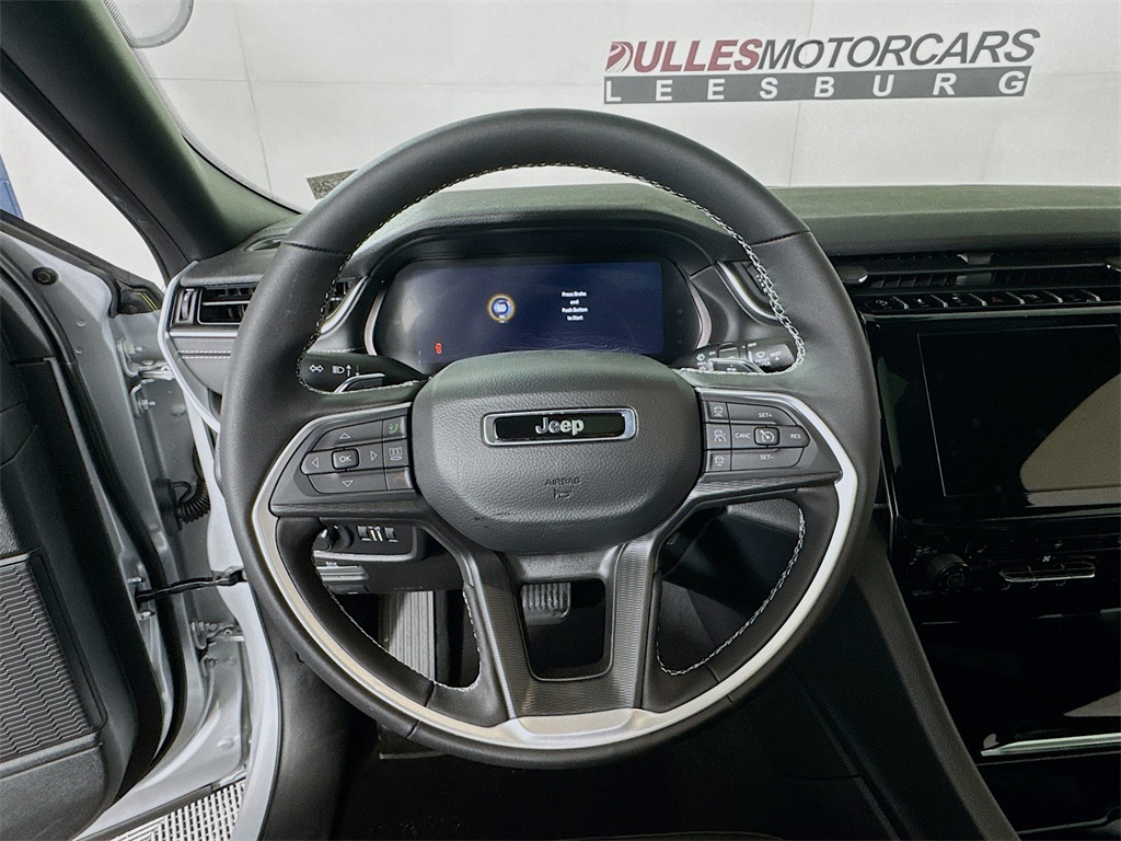 Vehicle image 11 of 30