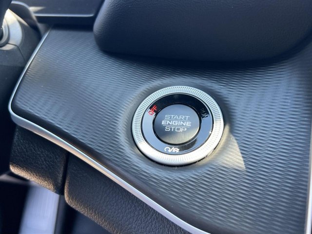 Vehicle image 18 of 21