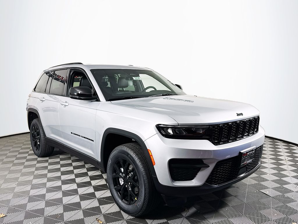 2025 Jeep Grand Cherokee Image 3 of 28