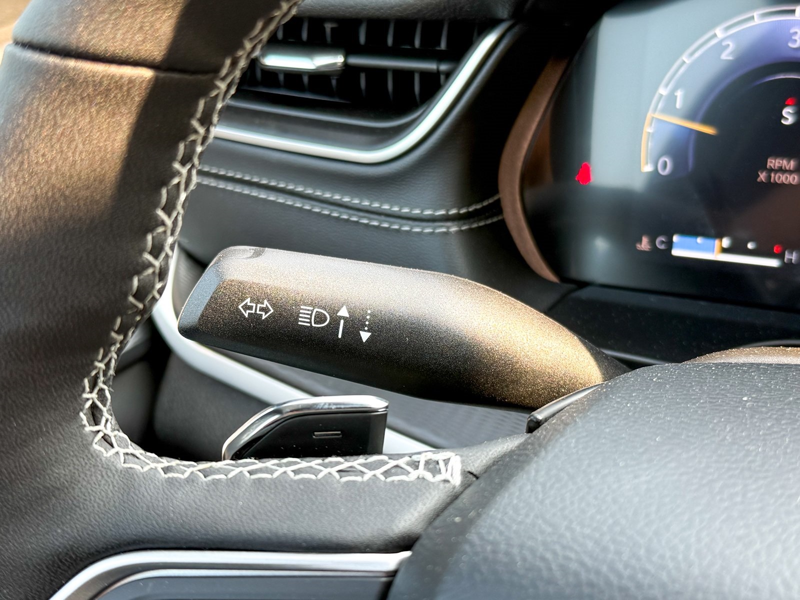 Vehicle image 25 of 38