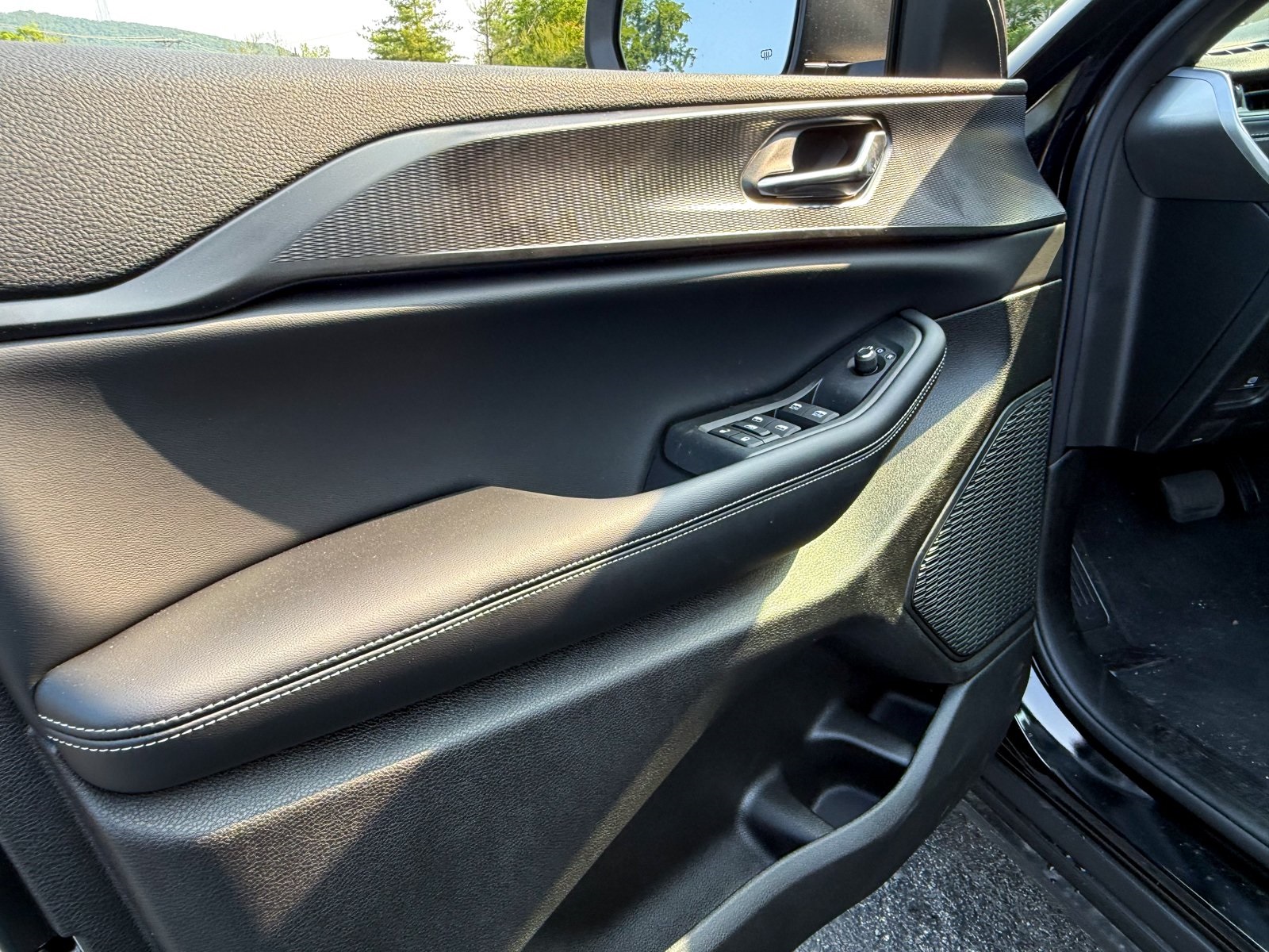 Vehicle image 15 of 38