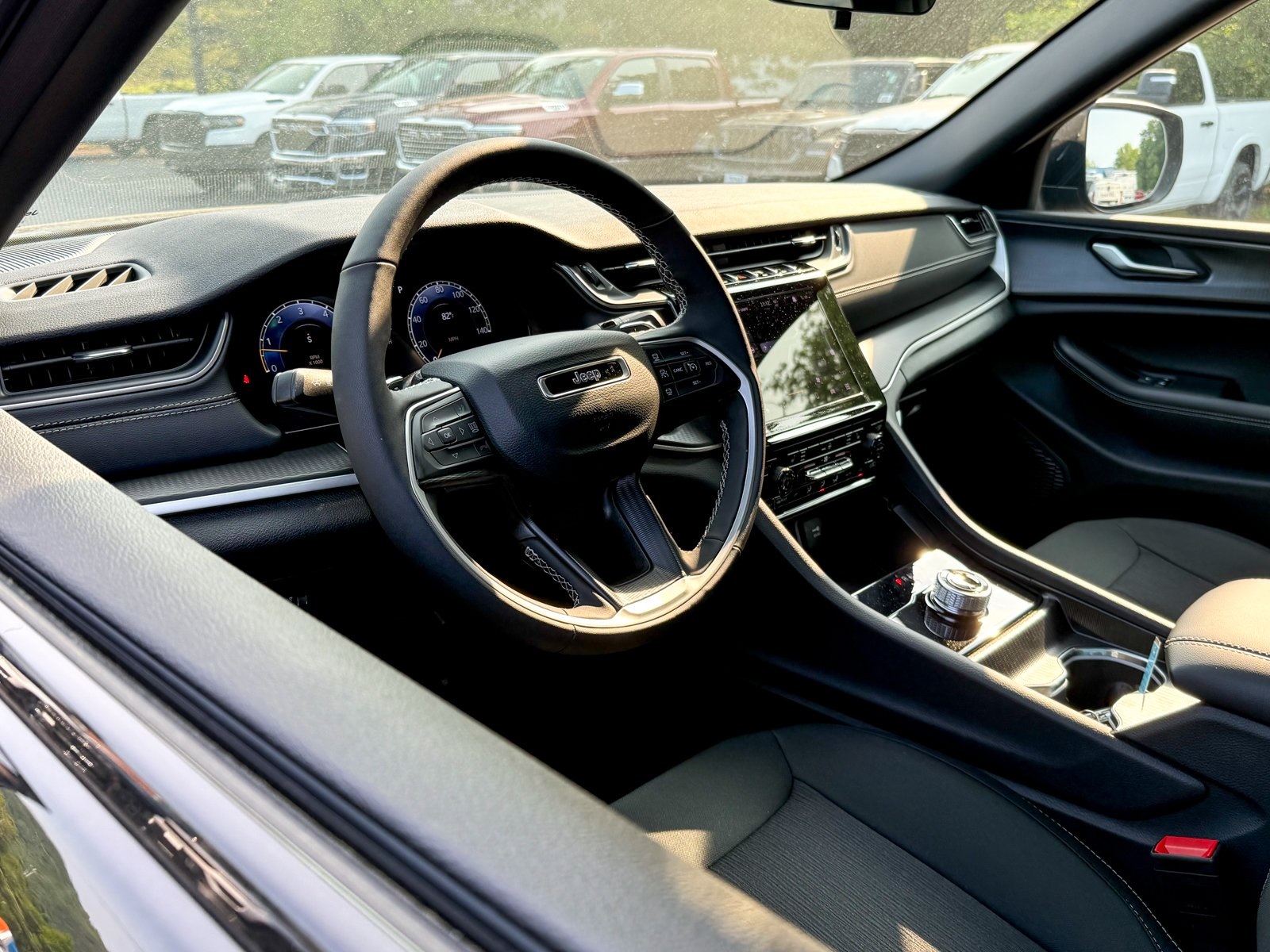 Vehicle image 9 of 38