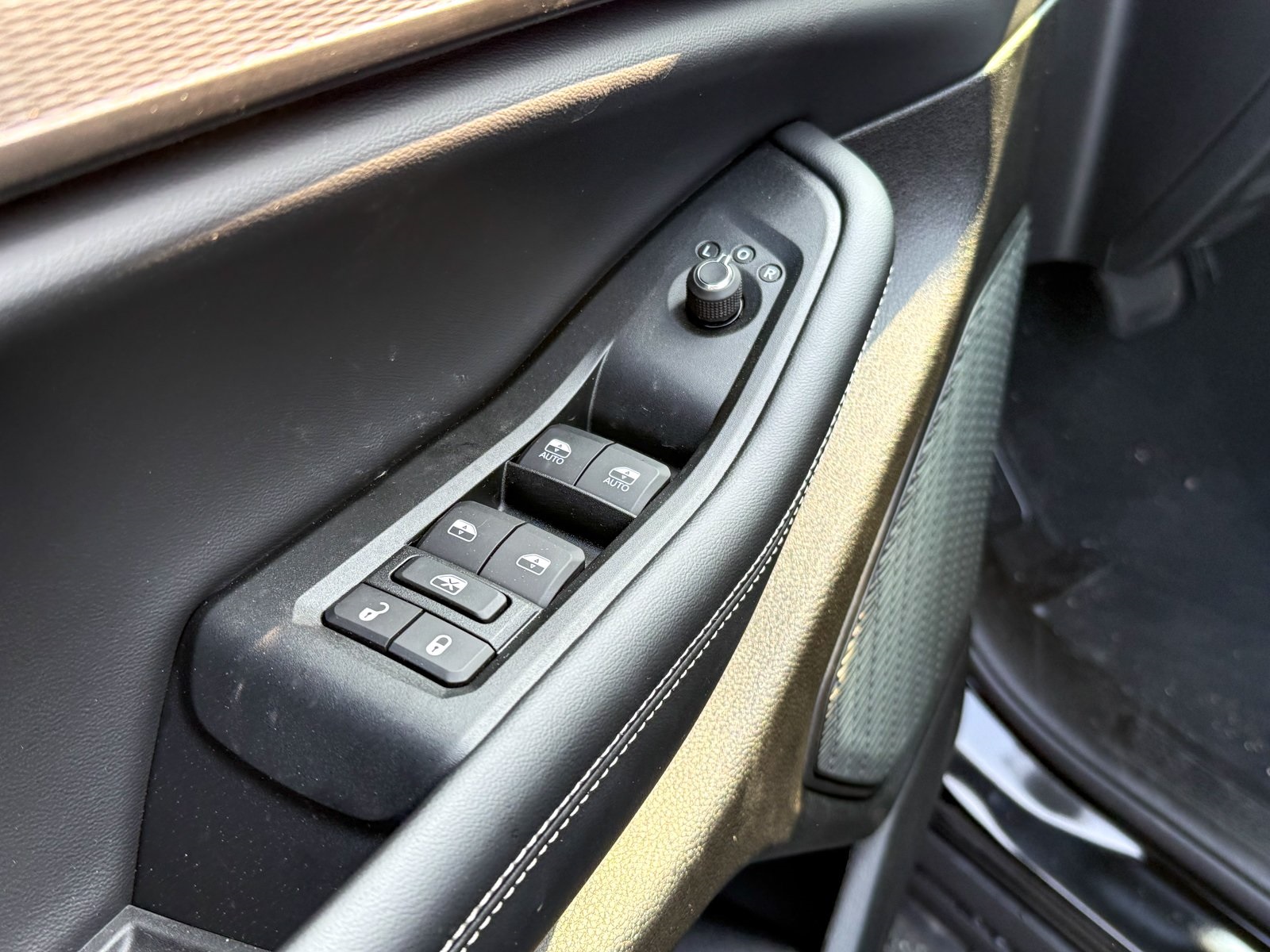 Vehicle image 16 of 38