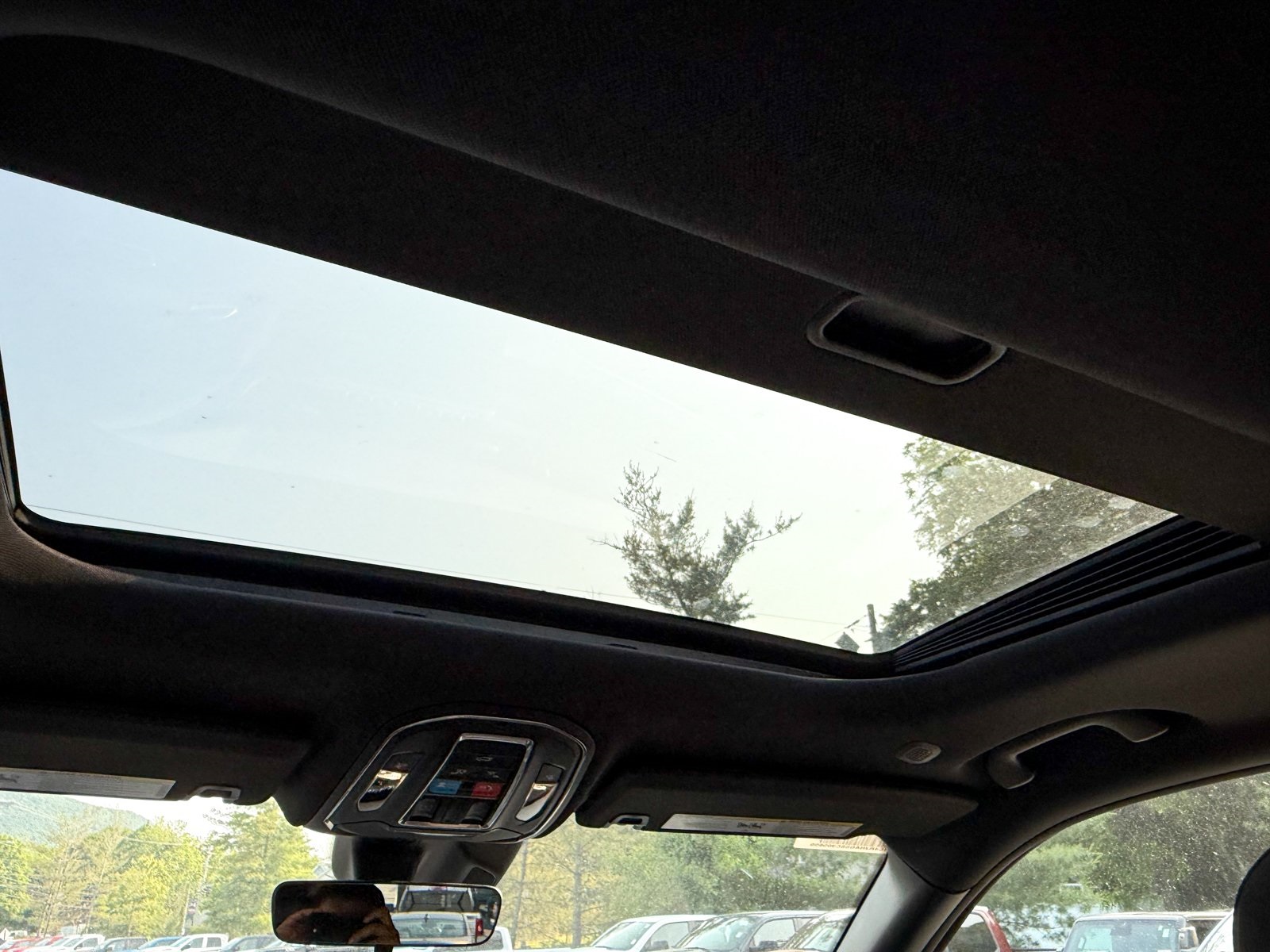 Vehicle image 31 of 38