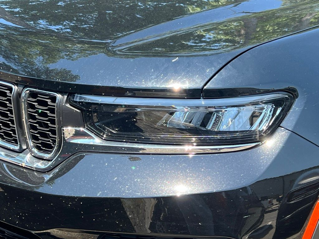 Vehicle image 23 of 30
