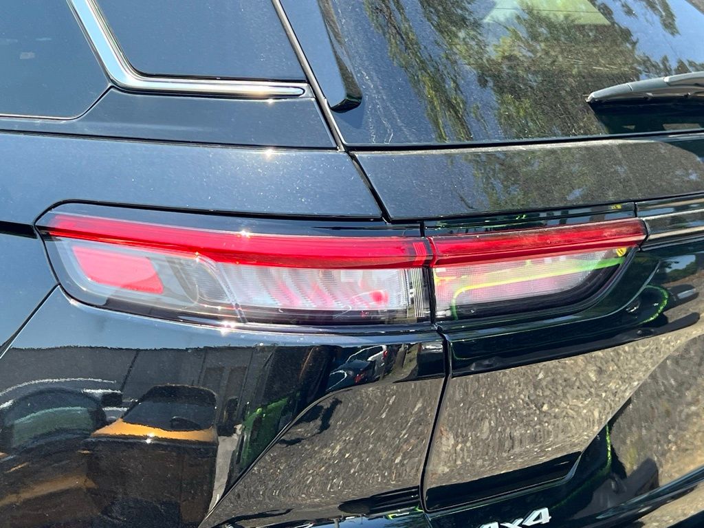 Vehicle image 22 of 30