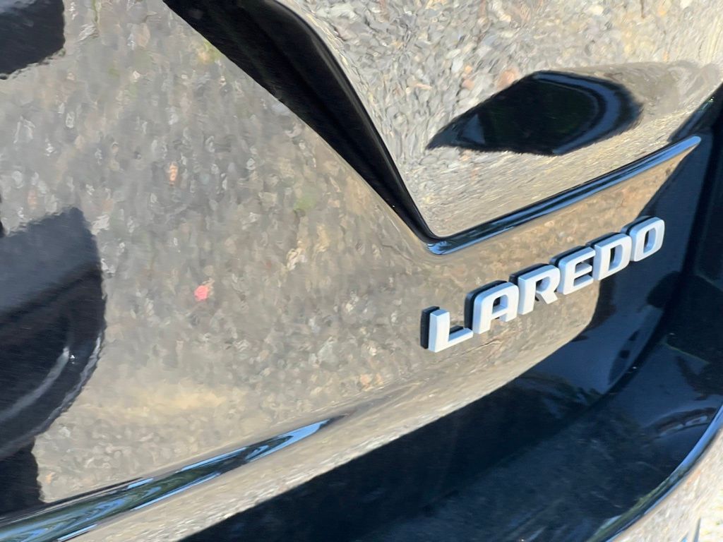 Vehicle image 18 of 30
