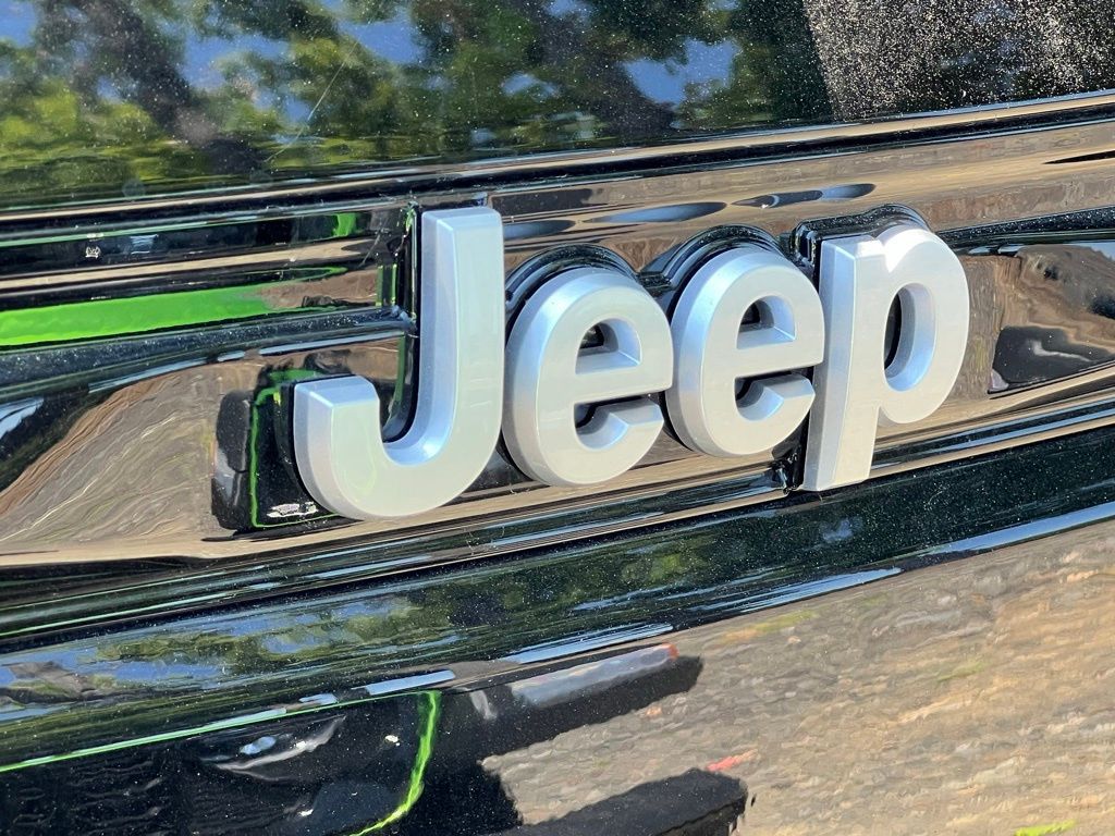 Vehicle image 29 of 30