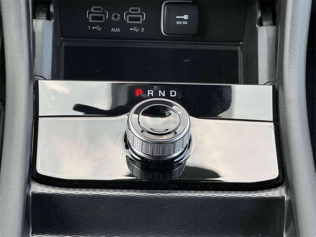 Vehicle image 22 of 30