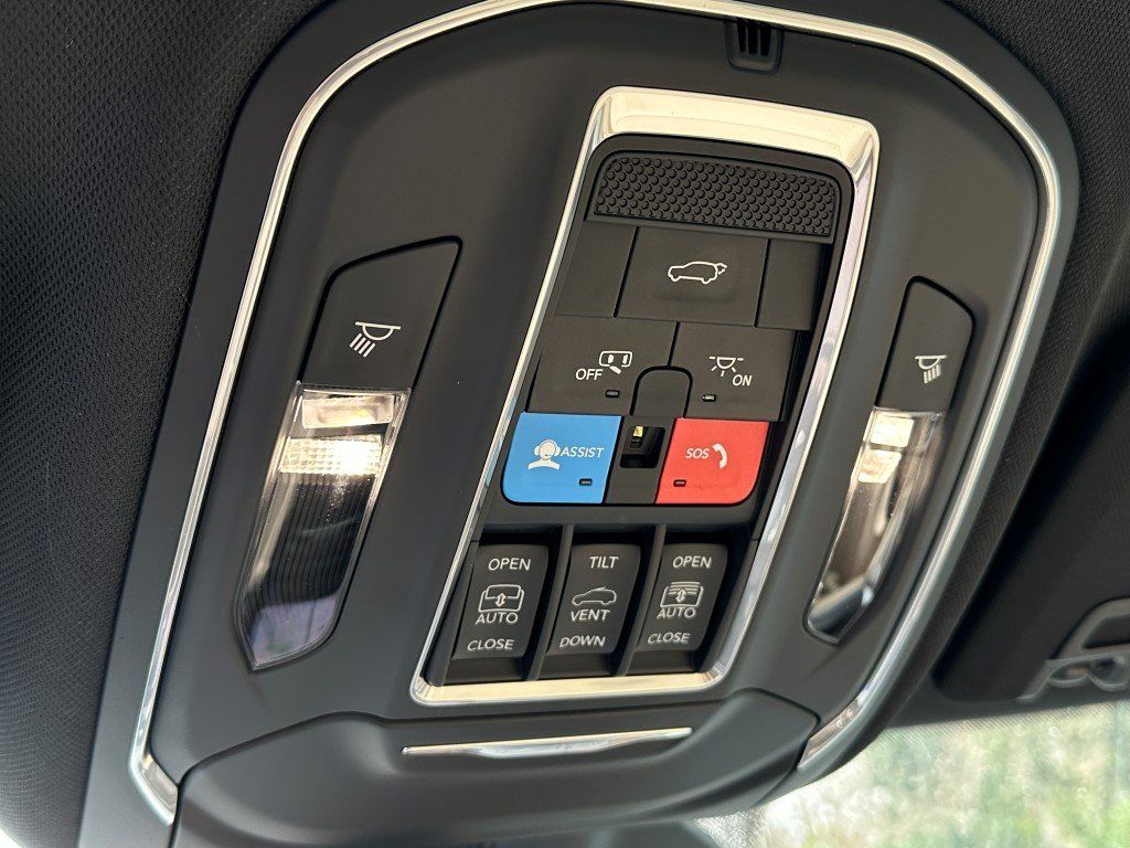 Vehicle image 20 of 21