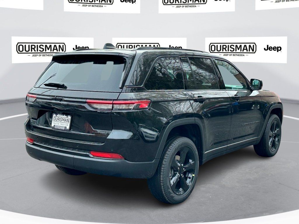 Vehicle image 3 of 21