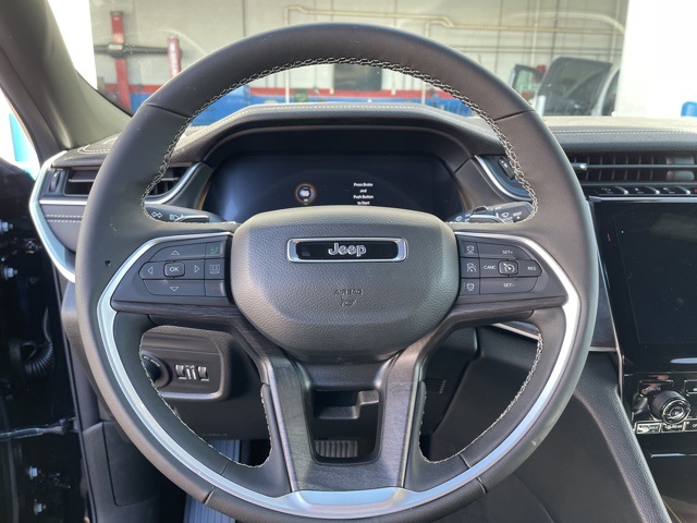 2025 Jeep Grand Cherokee Limited Image 18 of 21