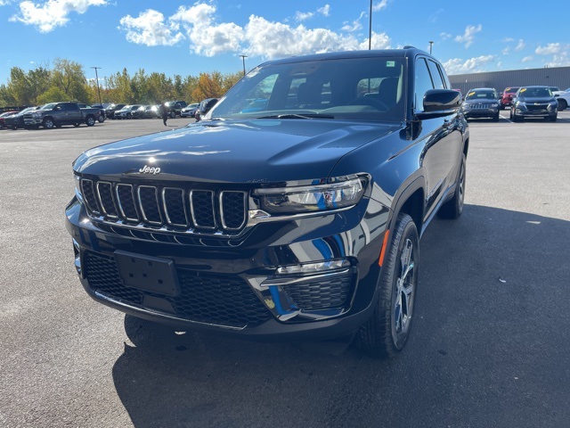 2025 Jeep Grand Cherokee Limited Image 1 of 21