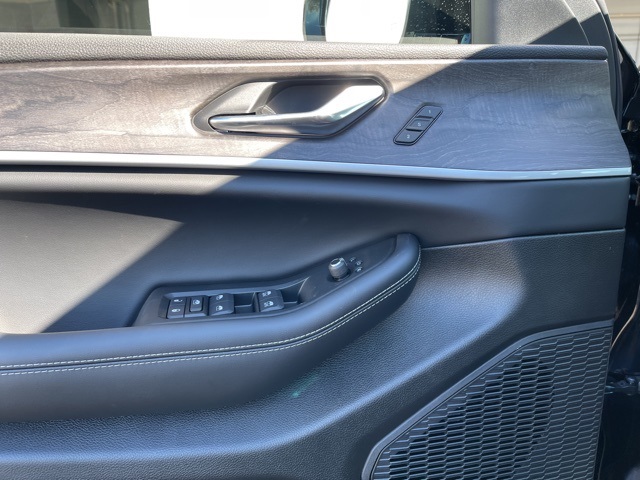 2025 Jeep Grand Cherokee Limited Image 15 of 21