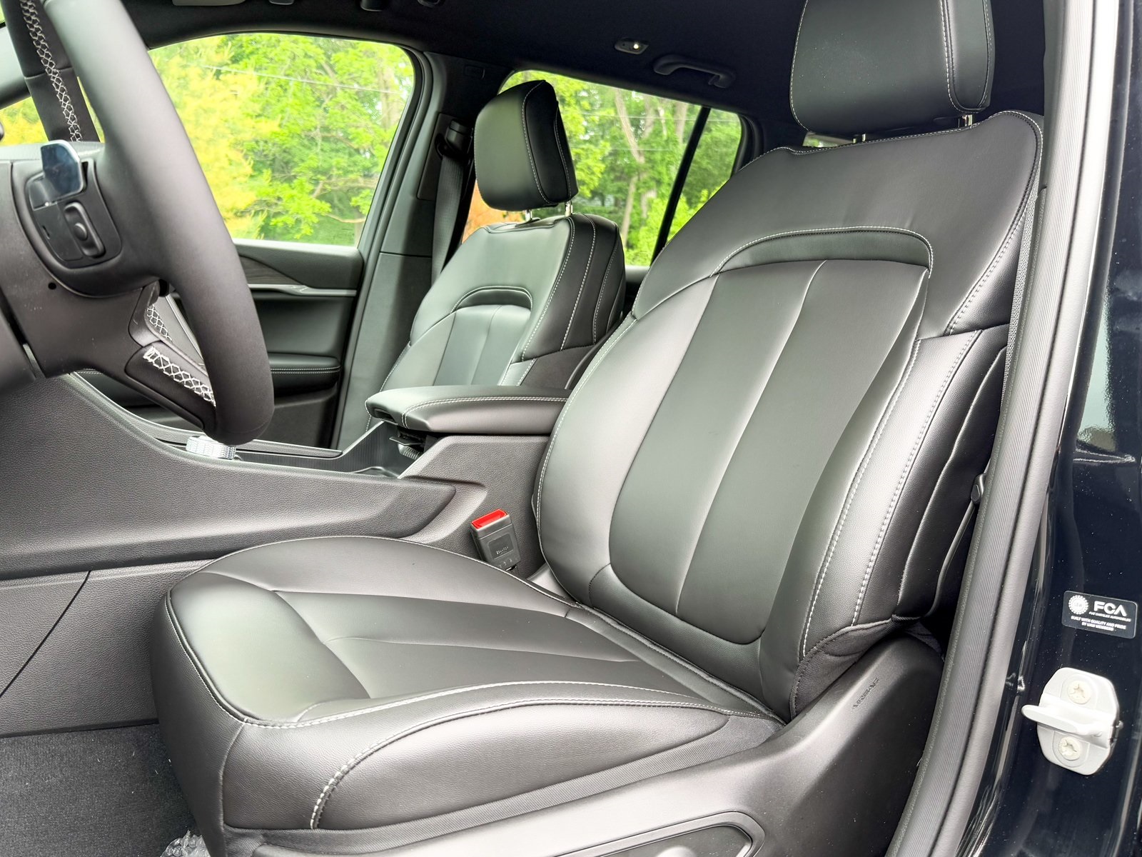 Vehicle image 10 of 39