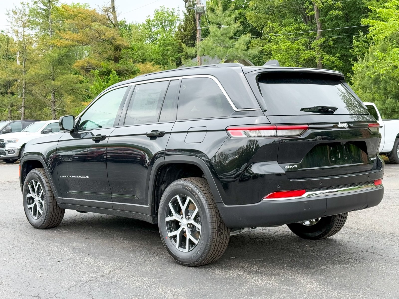 Vehicle image 7 of 39