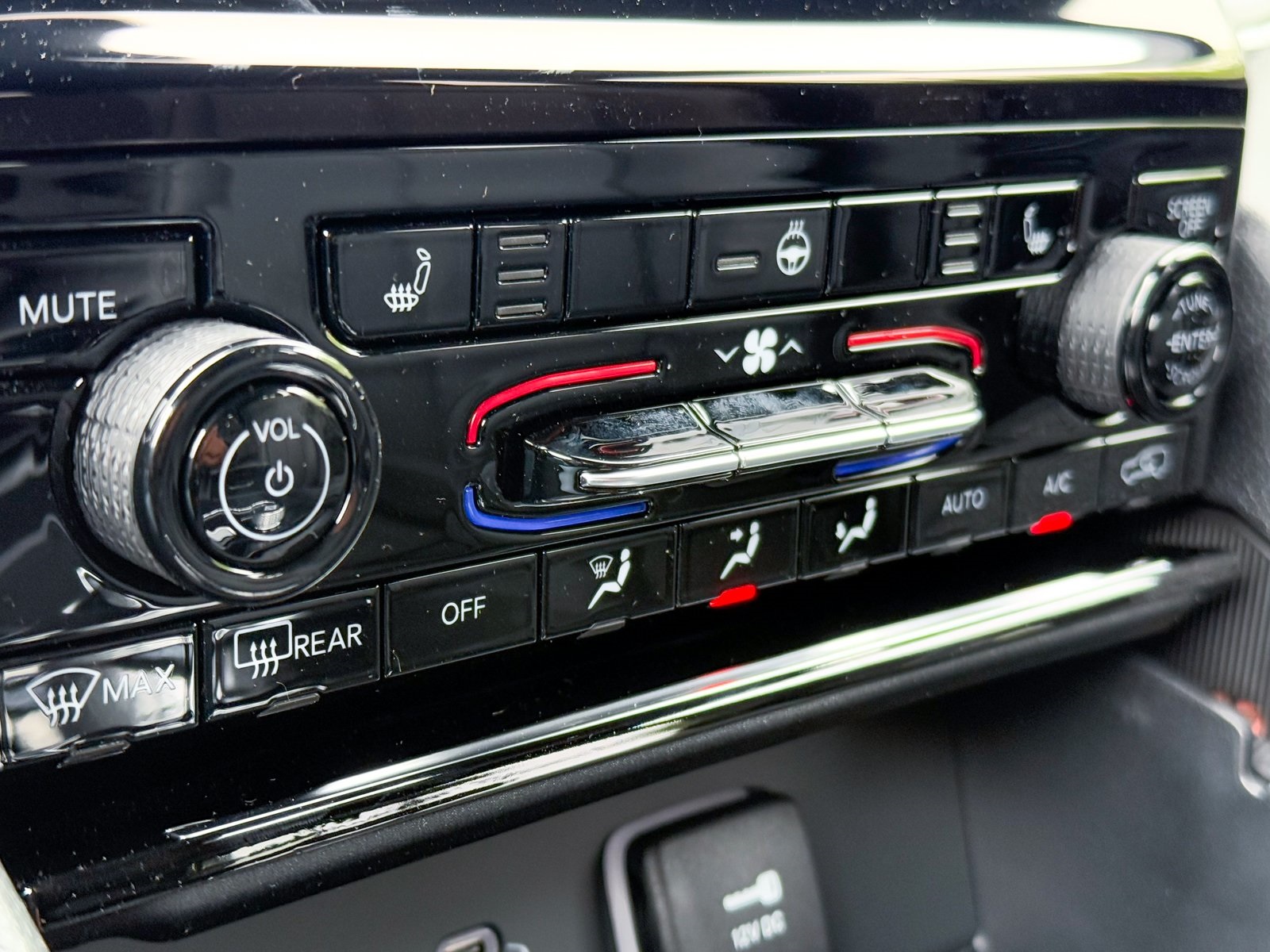 Vehicle image 20 of 39