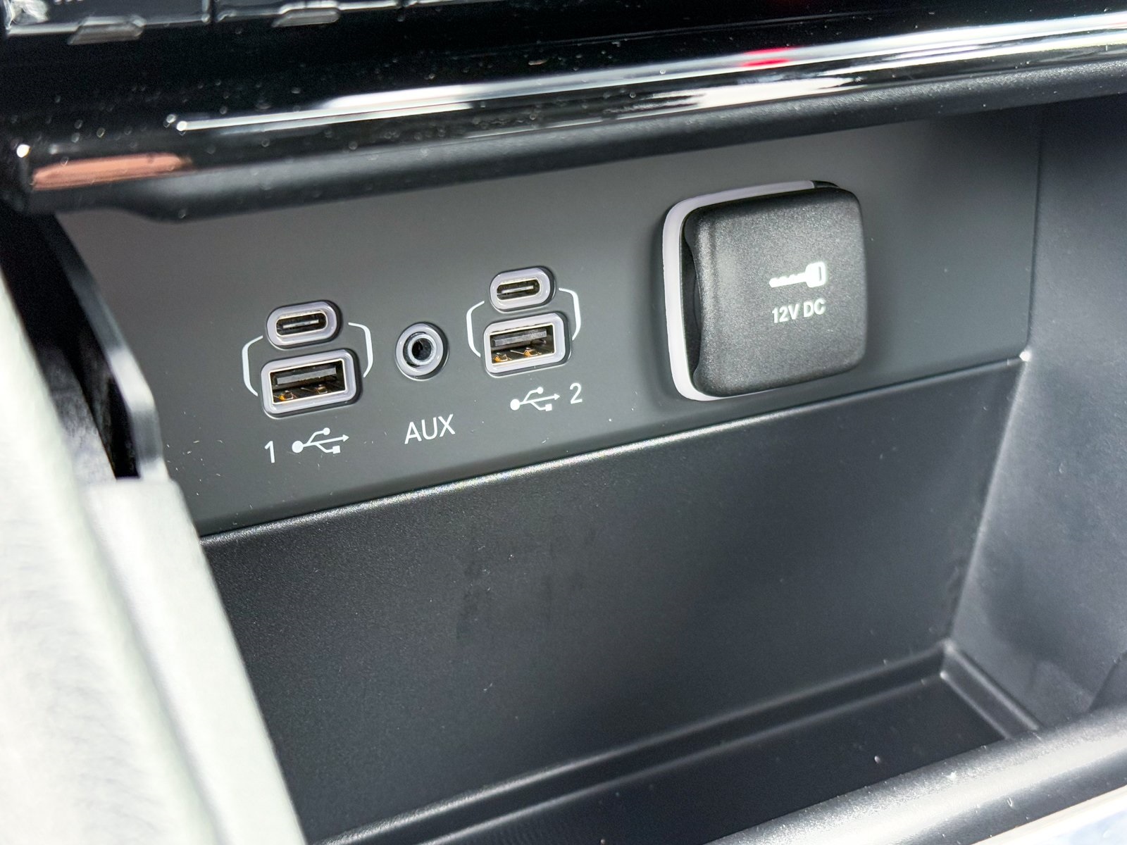 Vehicle image 21 of 39