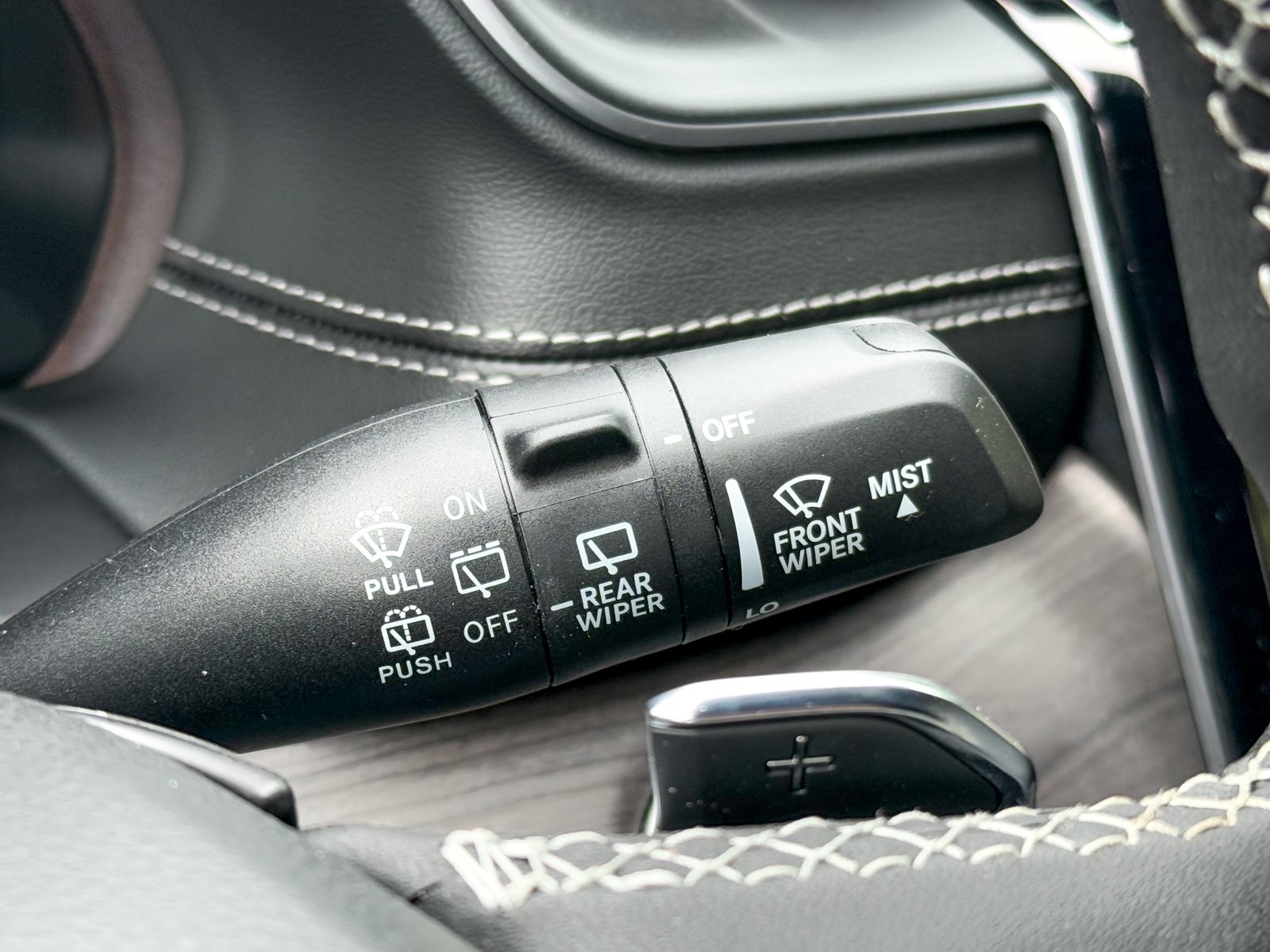 Vehicle image 27 of 39