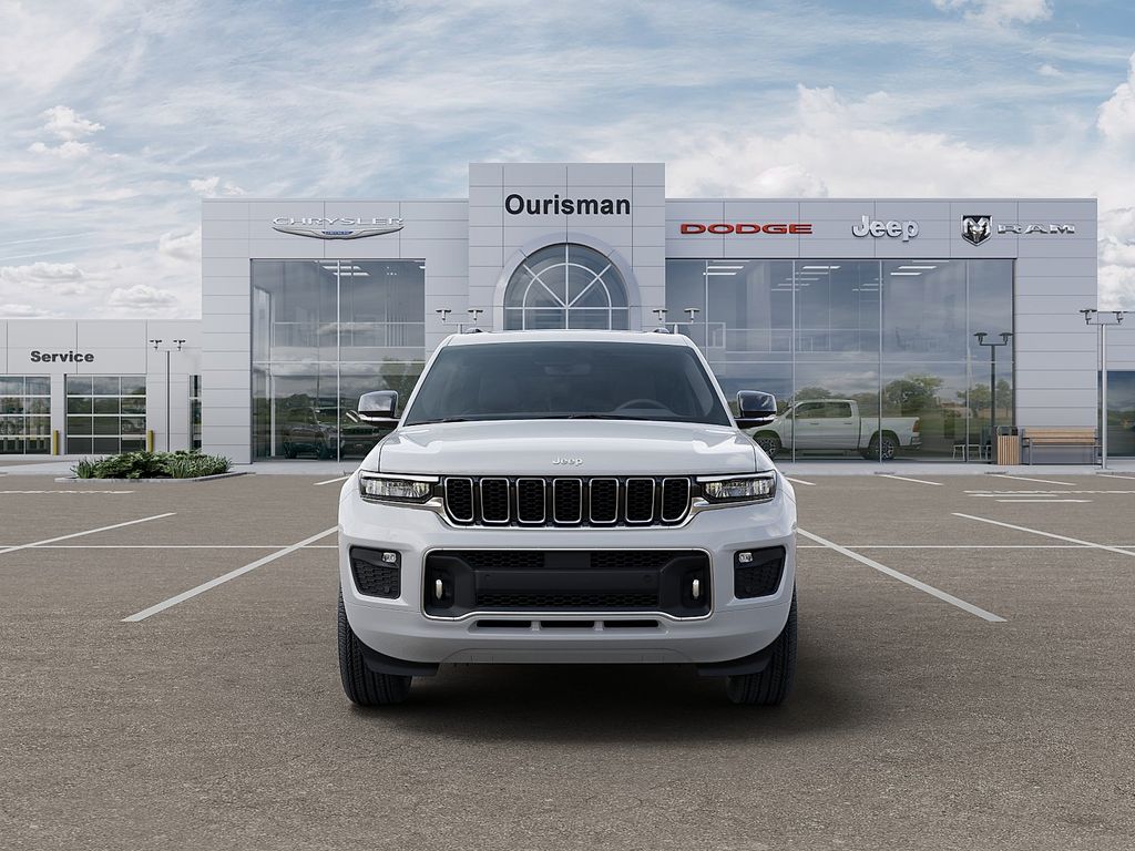 2025 Jeep Grand Cherokee Overland Image 3 of 26