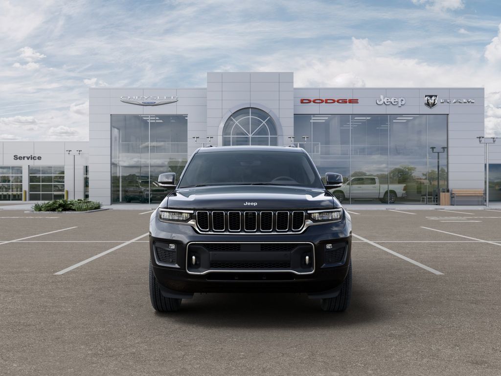 2025 Jeep Grand Cherokee Overland Image 3 of 26