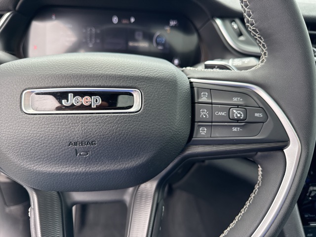 Vehicle image 29 of 33