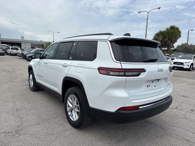 Vehicle image 7 of 33