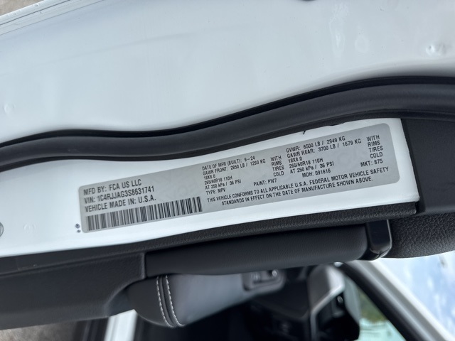 Vehicle image 26 of 33