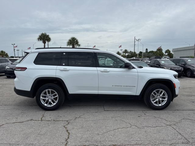 Vehicle image 4 of 33