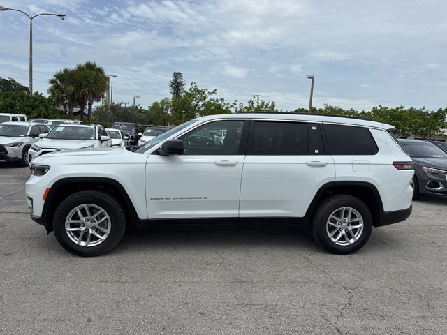 Vehicle image 8 of 33