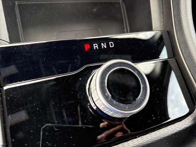 Vehicle image 24 of 33