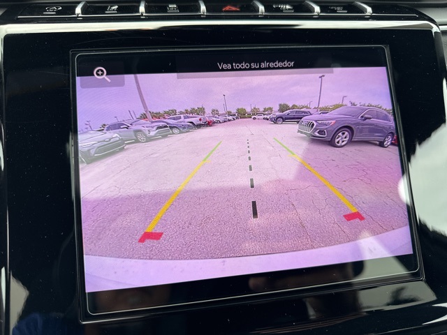Vehicle image 21 of 33