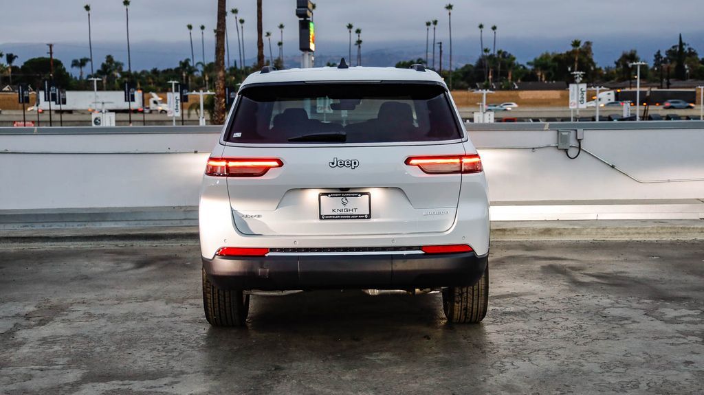 2025 Jeep Grand Cherokee L Laredo X Image 6 of 30