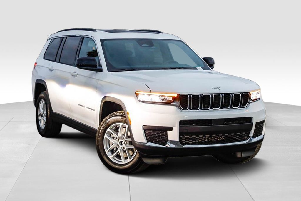 2025 Jeep Grand Cherokee L Laredo X Image 4 of 30
