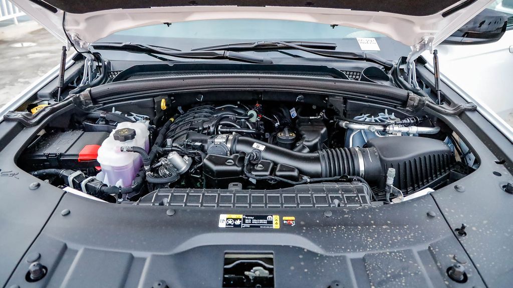 2025 Jeep Grand Cherokee L Laredo X Image 8 of 30