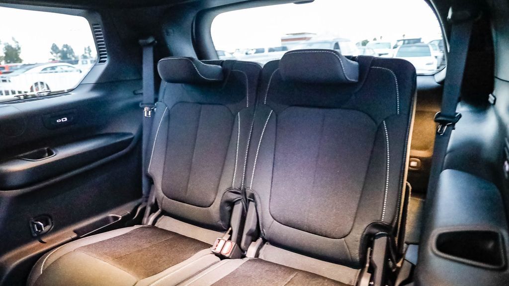 2025 Jeep Grand Cherokee L Laredo X Image 13 of 30