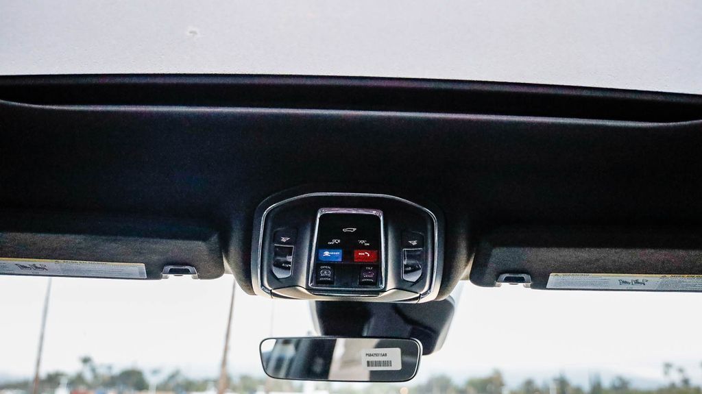 2025 Jeep Grand Cherokee L Laredo X Image 29 of 30