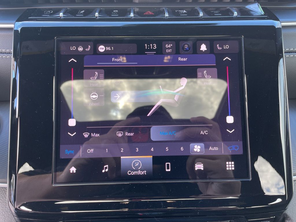 2025 Jeep Grand Cherokee L Laredo Image 17 of 26