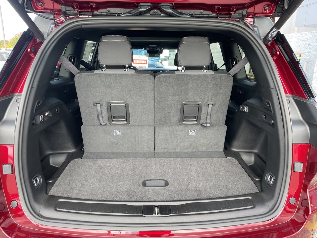 2025 Jeep Grand Cherokee L Laredo Image 9 of 26