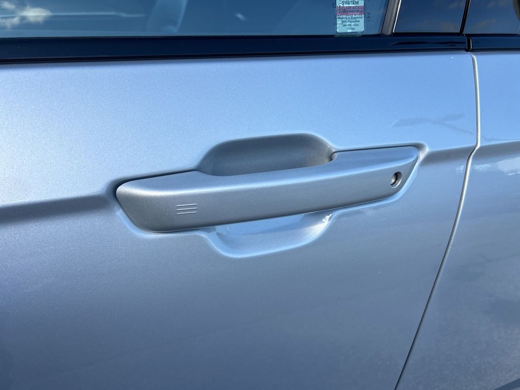 Vehicle image 21 of 51