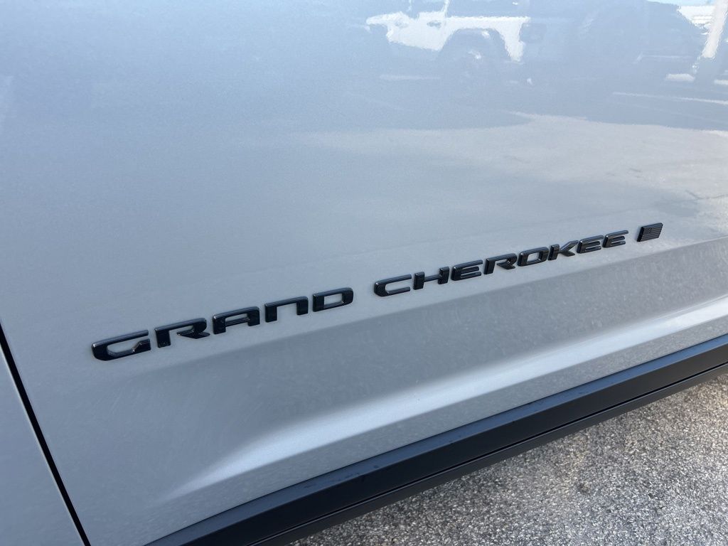 Vehicle image 19 of 51