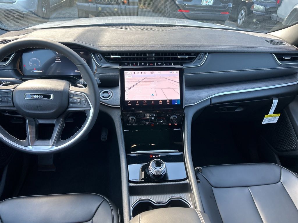 Vehicle image 36 of 51